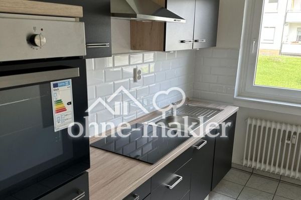 luminoso appartamento ristrutturato di 3 locali con cucina componibile, balcone e posto auto