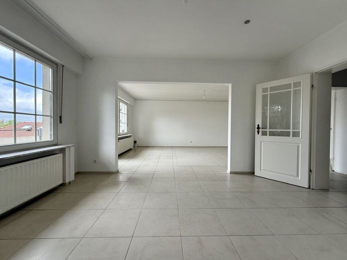 Fröndenberg: Zweifamilienhaus mit üppigem Platzangebot für die gesamte Familie plus separater Garage – Obergeschoss: Wohn-/Essbereich