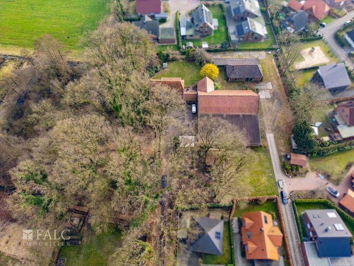 Resthof mit Scheune und über 10.000 m² Grundstück - attraktives Entwicklungspotenzial in Wiefelstede – Ansicht