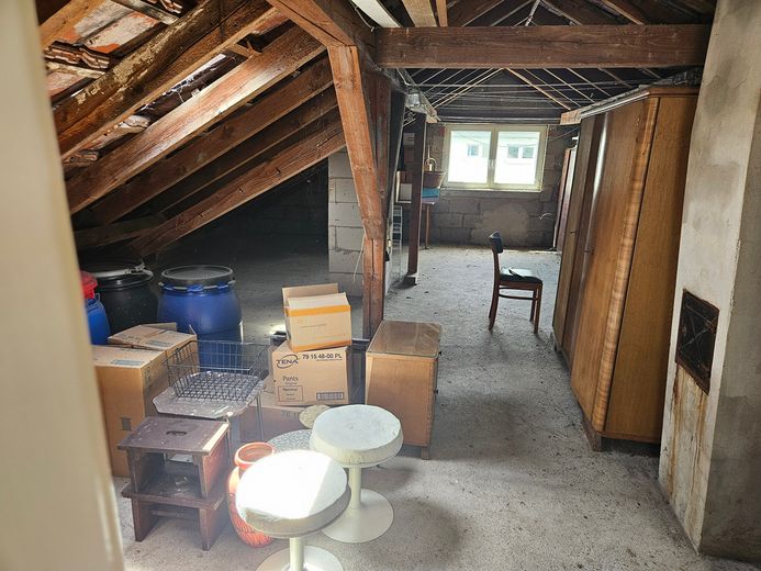 Casa bifamiliare indipendente in posizione privilegiata ai margini del paese a Königsbach-Stein – Foto 23