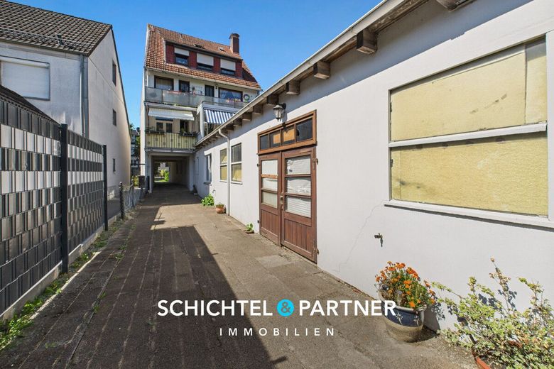 Rablinghausen | Attraktives 5-Parteienhaus mit Doppelgarage &amp; guter Rendite – S&amp;P | Auffahrt