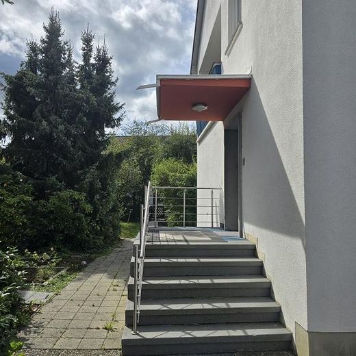 Casa unifamiliare inondata di luce in una posizione privilegiata e tranquilla – Perfetta per famiglie, in vendita – Foto 2