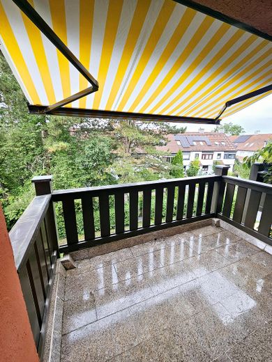 Geschmackvolle 4-Raum-Maisonette-Wohnung mit gehobener Innenausstattung, EBK und großem Balkon – Balkon