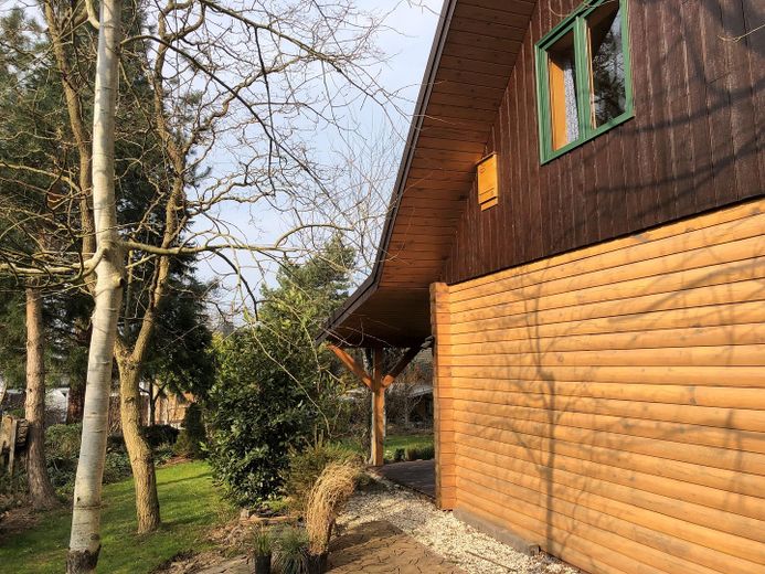freistehendes Einfamilien, Vollholzhaus, kanadisches Blockhaus ökologische Bauweise, sehr gepflegt – Foto 25