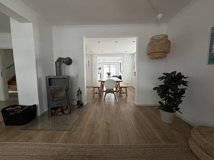 Saniertes EFH in Sasel – Garten, viel Platz, Wald-Nähe – Wohnzimmer EG