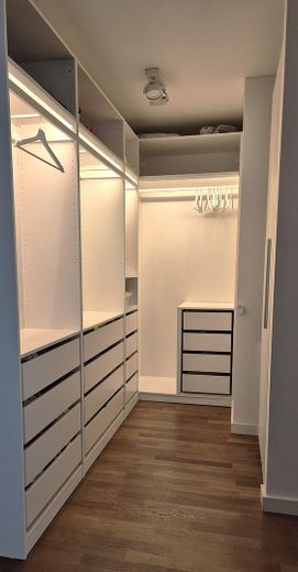 Un cadre de vie exclusif au bord de la Spree – Appartement meublé de 2 pièces (97m2) sur la presqu’île de Stralau – Walk-In-Closet_1