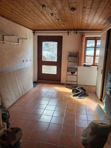 Traumwohnung im Grünen - 8 Zimmer, 3 Bäder, großer Garten, ... – Garderobe