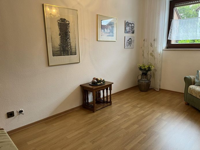 Schlafzimmer zur Strasse