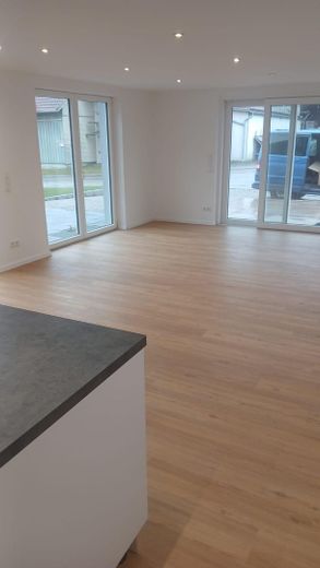 Schöne Erdgeschoss Wohnung, frisch saniert – Wohnen