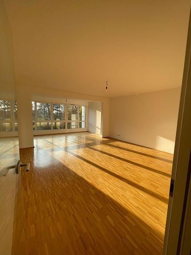 Energieeffizient Stadtwald 3,5 Zimmer mit Loggia, EBK und Tiefgarage – Foto 4
