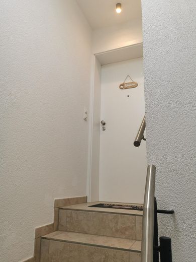 Charmantes Mehrfamilienhaus mit 3 Wohneinheiten in Konz – Treppenhaus DG