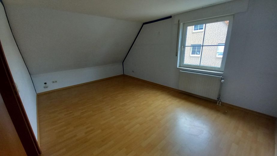 Doppelhaushälfte im Zentrum von Frechen mit Garage und Garten – Raum Straßenseite 1.OG