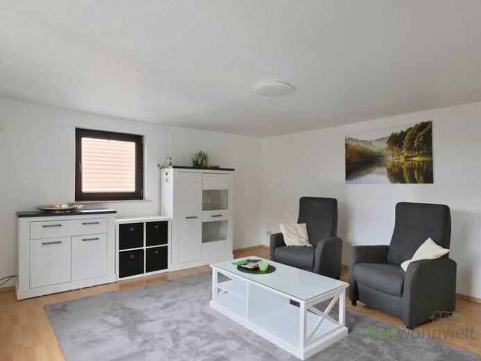 (EF1358_M) Göttingen: Roringen, neu renovierte und neu möblierte Wohnung mit PKW-Stellplatz in ruhiger Wohnlage – फोटो 1
