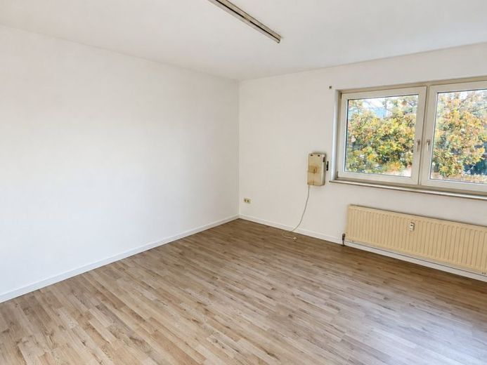 Ładne mieszkanie jednopokojowe, 23 m², z aneksem kuchennym, do wynajęcia w centrum Ludwigshafen – Zdjęcie 1