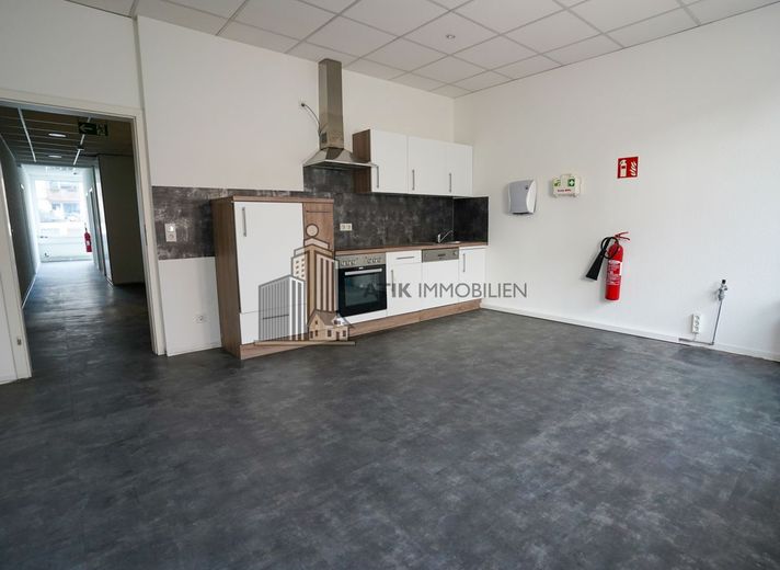 ATIK: *360°-VR* Helle und flexible Büro-/Schulungsräume direkt am MA-HBF – Teeküche
