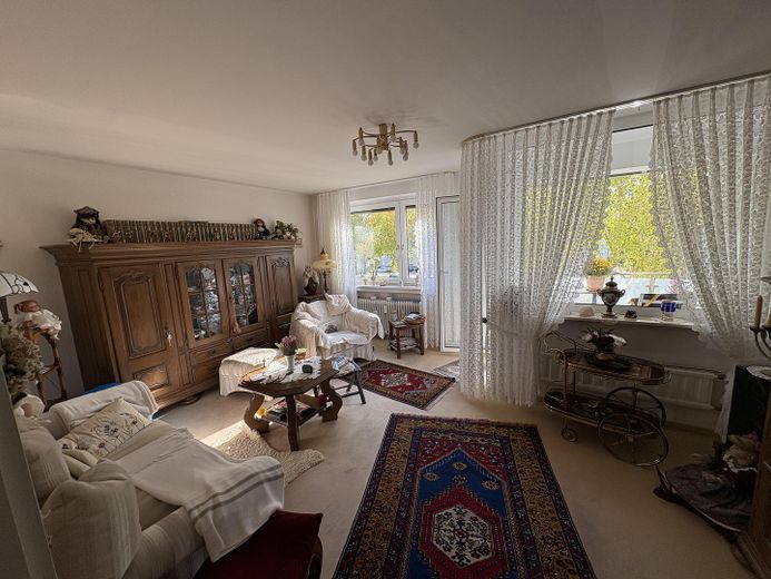 Wiesbaden’de 3 odalı daire – Wohnnzimmer