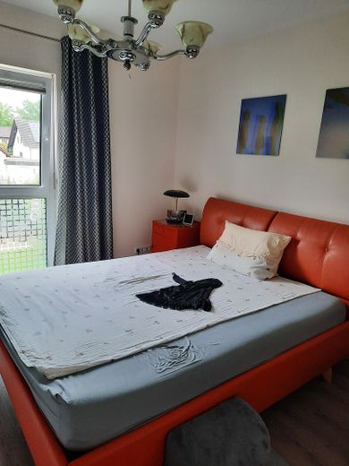 Attraktives freistehendes Einfamilienhaus mit großem Garten und PV-Anlage in Hanau/ Großauheim – Schlafzimmer OG