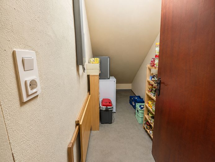 flexibel nutzbare 3-Zimmer-Wohnung im DG mit Abstellraum – Abstellkammer Spitzboden