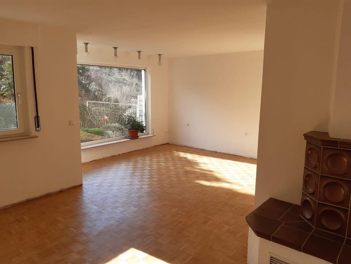 Familienfreundliches Reihenhaus mit schönem Garten – Wohn- und Esszimmer