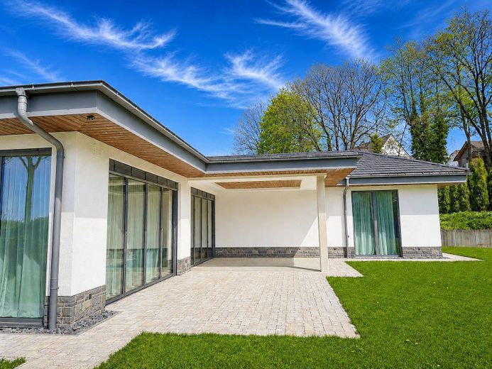 Exclusiver, großzügiger Bungalow der Extra-Klasse. Provisionsfrei!!! – Hinten 3