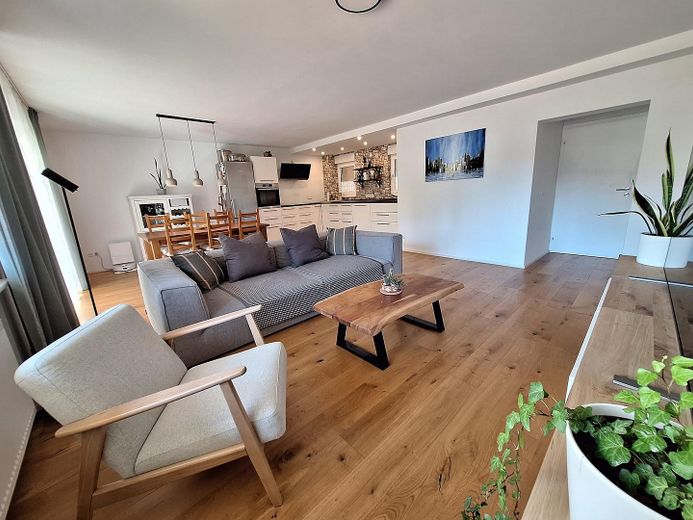 Gözde Südweststadt'ta 3 odalı daire – Wohnzimmer