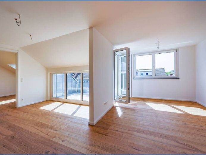 Attraktive 3 Zimmer Dachgeschoss Wohnung mit Terrasse in Radolfzell - bezugsfrei KFW 55 ! – Foto 1