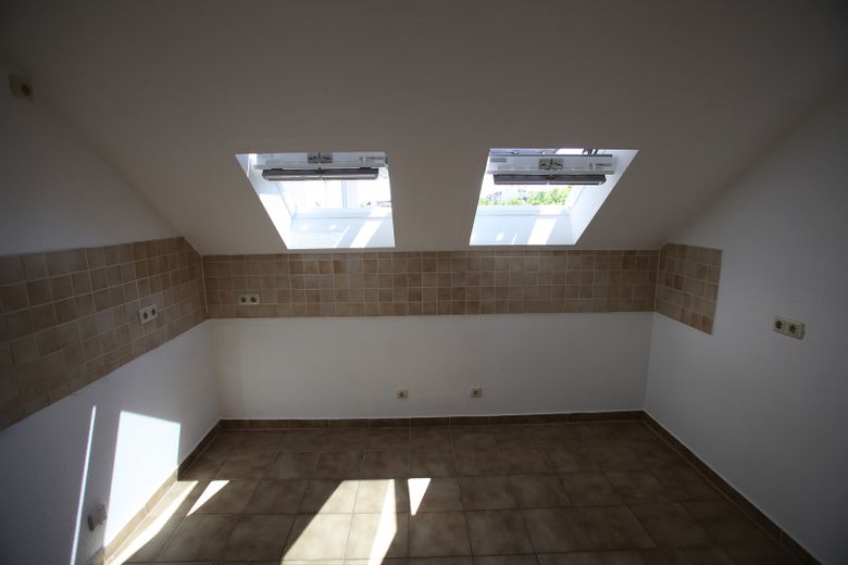 Comfortable 3-room maisonette apartment with balcony and underground garage in Plauen – Küche