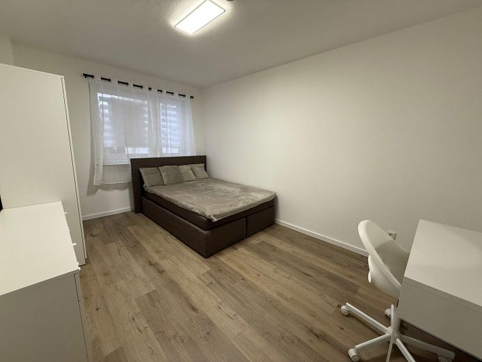 Центральна повністю мебльована 2-кімнатна квартира – Schlafzimmer
