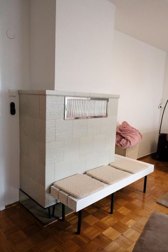 Gemütliches & bezugsfertiges Reihenmittelhaus in ruhiger, zentraler Lage von Senden Ay – Kachelofen (Schachtheizung) EG