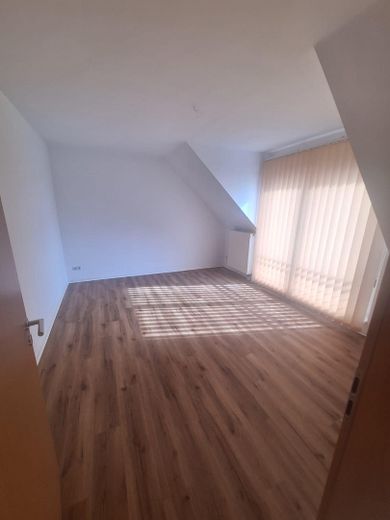 Centro storico sopra i tetti – appartamento mansardato ristrutturato con 2 locali e posto auto opzionale – Foto 15