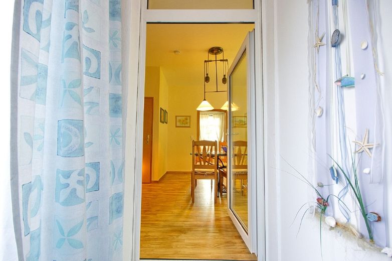 Liebevoll eingerichtete, helle Wohnung mit Innenhof/Terrasse, mit Reinigung, Vermietung an Berufspendler – 78fdf5284efd023215cef08aace4792ca3cc752f.jpg