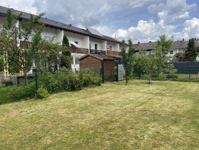 Doppelhaushälfte mit großem Garten & Ausbaupotenzial im Musikerviertel Geretsried – Großer Garten