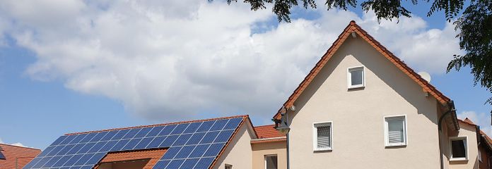 Vorderansicht vom Dorfbach aus