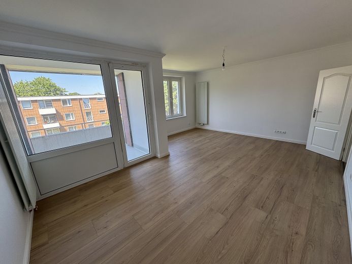 Primera ocupación tras una reforma integral – moderno piso de 3 habitaciones con balcón en Marienwerder Wald! – Wohnzimmer 2