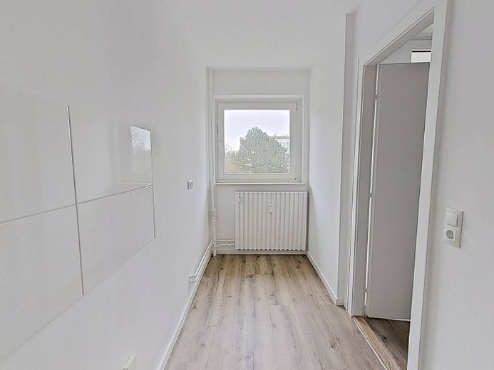 Herbstferien für Ihre Geldbörse - Wir erlassen Ihre erste Kaltmiete: Gut geschnittenes Single-Apartment mit BALKON – Ansicht I: Küche
