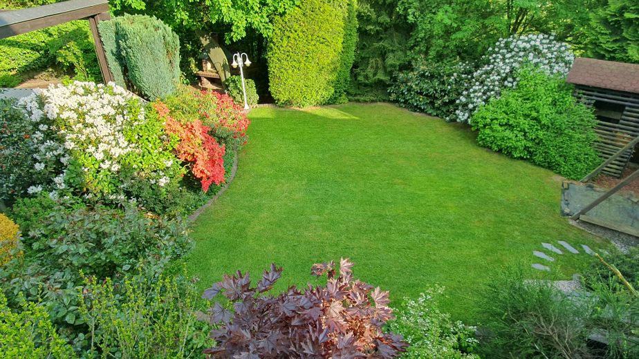 Detached house with granny apartment, pool and large garden in Remscheid Süd – Garten 3
