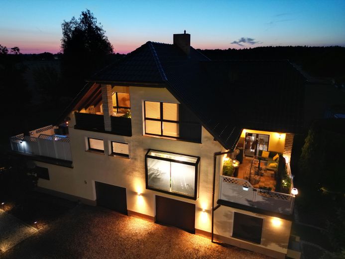 NEU! Ikonische, lichtdurchflutete Landhaus Villa mit Einliegerwohnung & mögl. Grundstkserweiterung – Foto 10