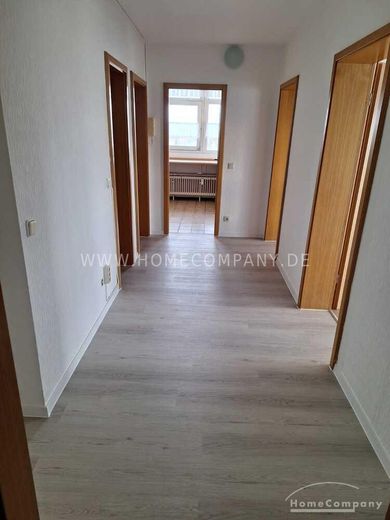 4 Zi.Whg., möbliert, 2 Balkone, erstklassige Lage,  barrierefrei, 4 OG 2 Bäder, modernisiere Whg. im Schillerteichcenter mit Sauna und Schwimmbad. – d870fed9b7975063ae9655b30df1831740c9d27e.jpg