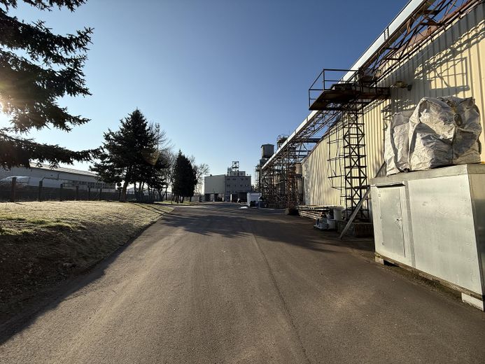 Bien immobilier commercial polyvalent avec vaste terrain d’exploitation à Mühlhausen (Thuringe) – Hoffläche
