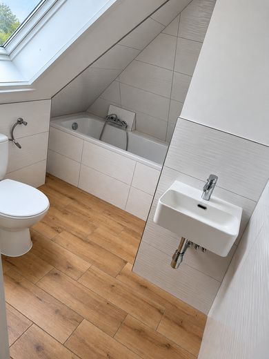 Schledehausen-4 Zimmer Familienglück – Kinder Badezimmer