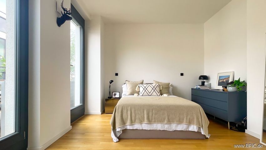 Hochwertige Dachterrassen-Wohnung, Blick auf den Fernsehturm – bedroom 1