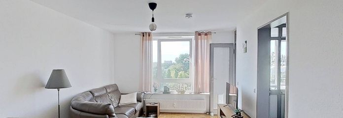 Acogedor apartamento de 1,5 habitaciones con un magnífico jardín de invierno en Hannover-Bemerode – Ansicht I: Wohn- und Esszimme…