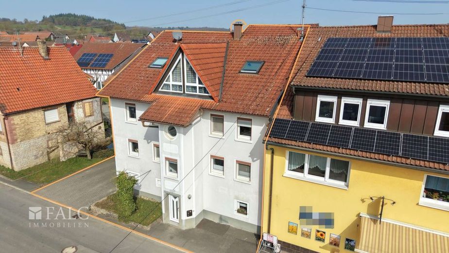 Platzwunder in Ravenstein! 3-Familienhaus inkl. großzügiger Scheune - FALC Immobilien Heilbronn – Ihr neues Zuhause!