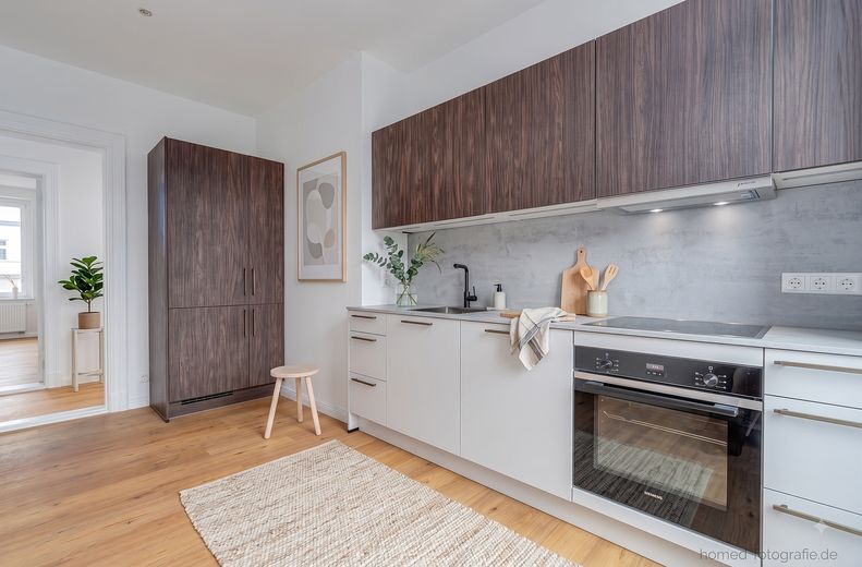 Kernsanierter 3-Zimmer-Altbau in Berlin-Köpenick: Erstbezug mit Wohnküche, Tageslichtbad und Balkon – Wohnküche - KI Visualisi
