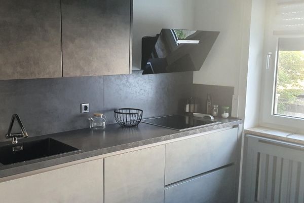 Moderne 4 Zimmer Wohnung mit neuer Einbauküche und Garage