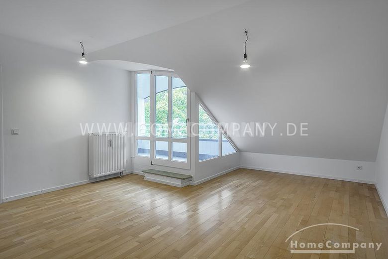 Appartement de 3 pièces à couper le souffle avec loggia à Neuhausen, partiellement meublé – fb2e531da4b345baa3e194e1be1fddac2d13bf59.jpg
