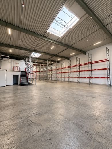 ¡Sin comisión! Nave de almacenamiento de 725 m² incl. oficina en Barsbüttel – Lagerhalle