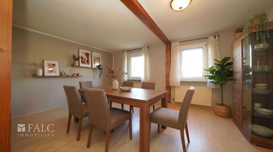 Halbes Haus, ganzes Glück, noch mehr Garten! FALC Immobilien Heilbronn – Hier lässt sich das Essen genießen! (vis.)