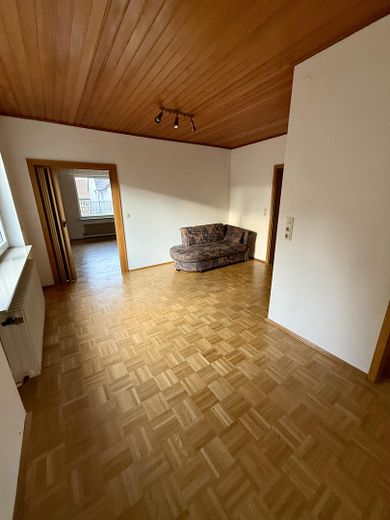 In ristrutturazione – ampio appartamento al piano terra con grande terrazza, spazio per famiglia e cane – Zimmer 1
