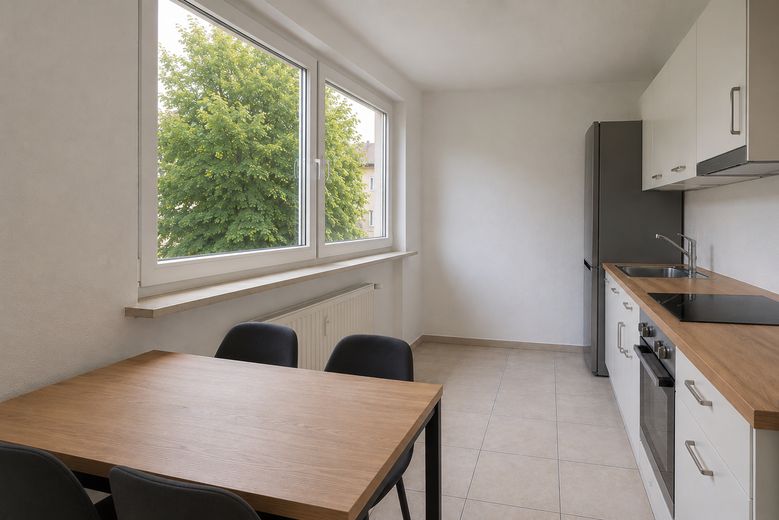 Erstbezug nach Sanierung – Möbliertes Zimmer in neuer 3er-WG - 570 € (warm) – Küche